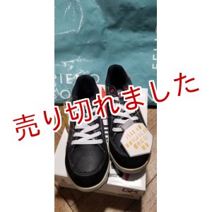 画像: GLOWKICKS「セーフティスニーカー」